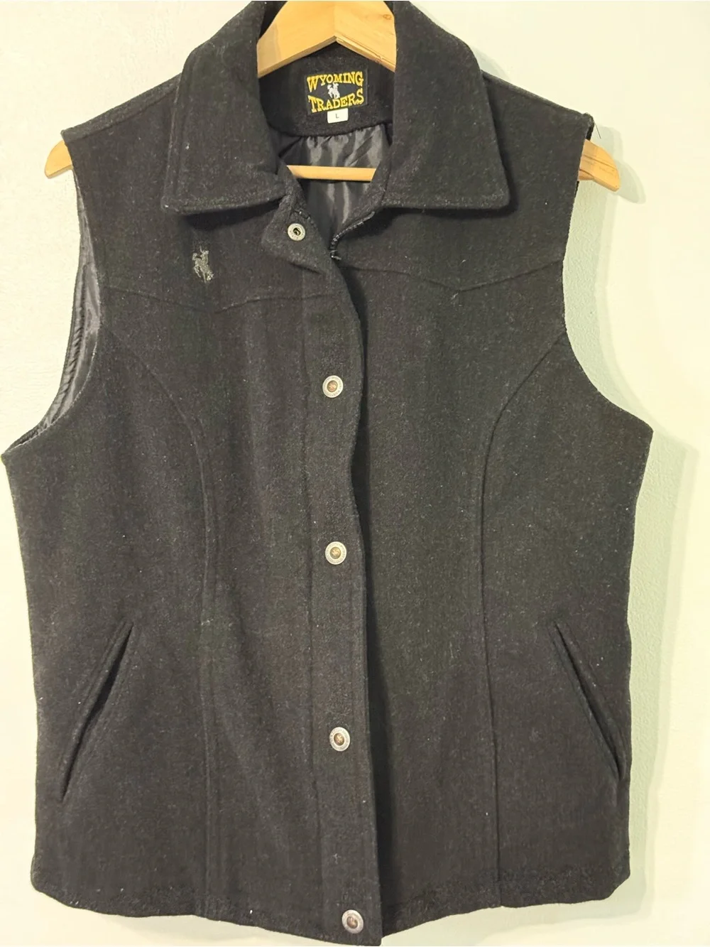 Wyoming Traders Montana Women's Black Button-Front Vest virgin wool large